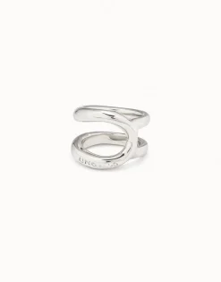 Anillo curvilíneo bañado en plata de ley