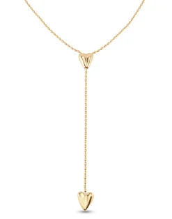 Cadena bañada en oro 18k con dos corazones, uno ajustable en el centro.