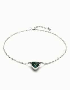 Colgante bañado en plata de ley de eslabones con triangulo y cristal verde