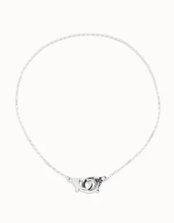 Collar bañado en plata con detalle de mosquetón entrelazado