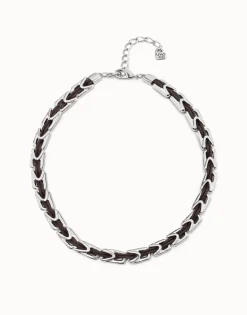 Collar corto de cuero y eslabones bañados en plata de ley