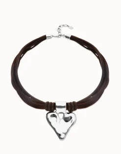 Collar hilo de seda y cuero marrón con detalle de corazón bañado en plata