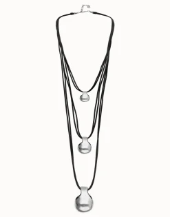 Collar triple de cuero con tres esferas bañadas en plata de ley