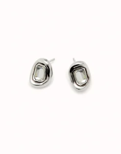 Pendientes bañados en plata con cristal facetado blanco