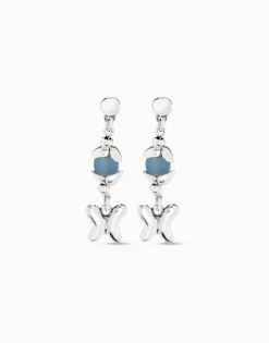 Pendientes bañados en plata de ley con cristal azul y mariposa