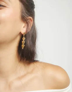 Pendientes largos con corazones encadenados bañados en oro 18k