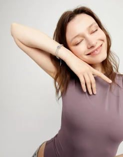 Pulsera de bolas doble bañada en plata de ley con detalle de ojo y cristal azul